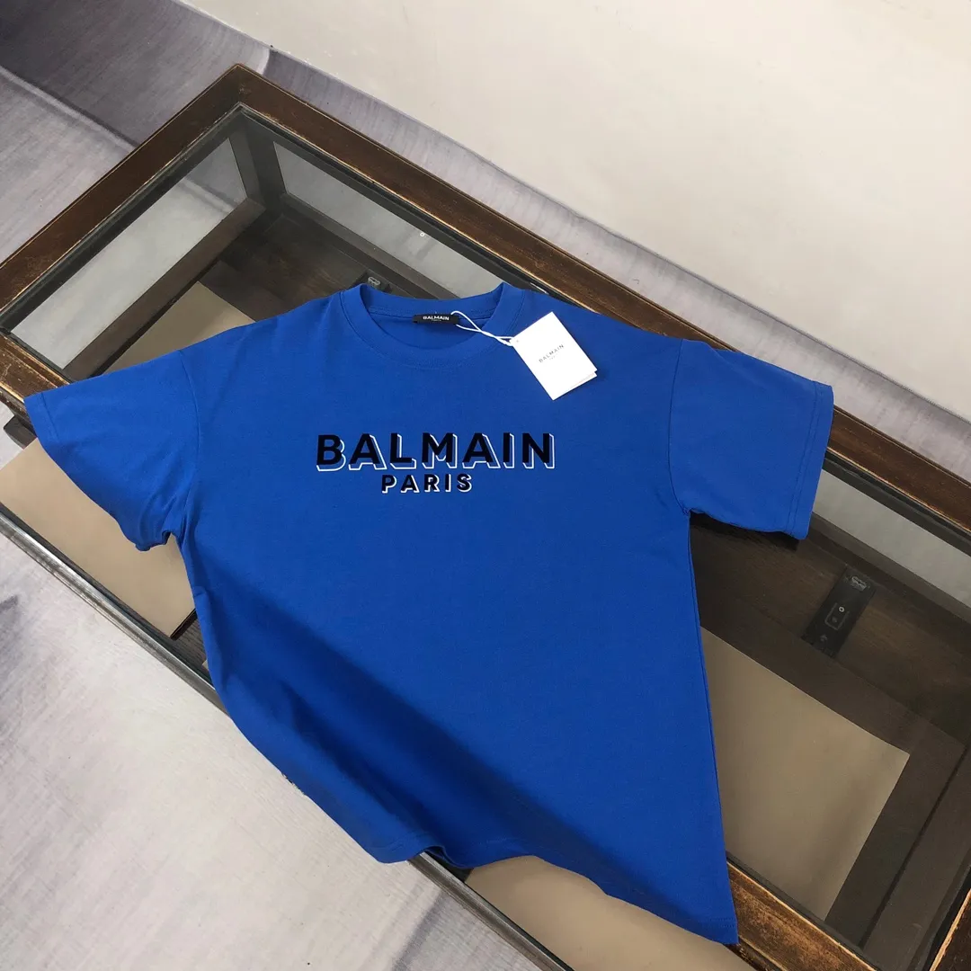 C BALMAIN 25ss counter Same Style round neck short-sleeved T-shirt~Ghosted letters logo printing technology on the chest! Specially available in custom fabrics! Thick plate three-dimensional! The thicker clothes make the overall breathable and soft texture more prominent, and the full cotton texture makes it extremely comfortable. A must-have item for Premium people, complete with original accessories and accessories! Same Style for men and women! Color: Black White Klein Blue Size: XS S M L (larger version! Please state your height and weight when placing an order!)